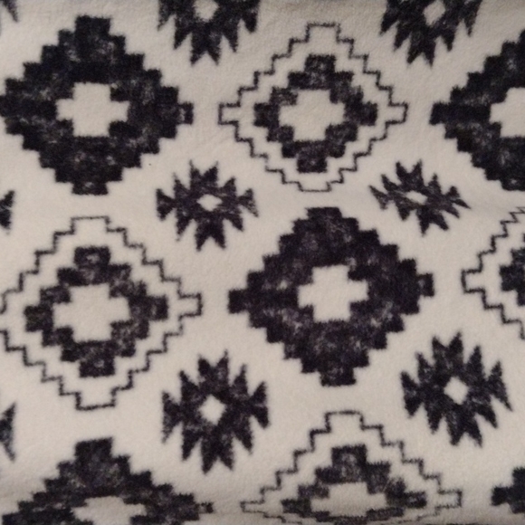 Eddie Bauer Black and White Patterned Fleece - Picture 2 of 4